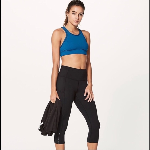 Lululemon Pace Perfect Bra in Blue - Picture 2 of 9